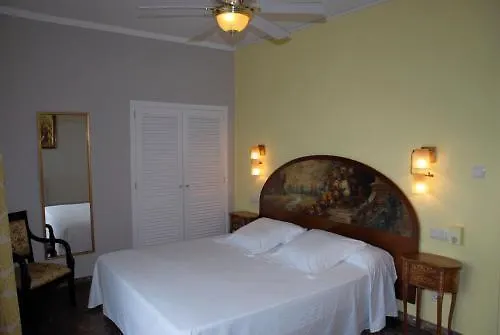 Hotel Grifeu Llanca