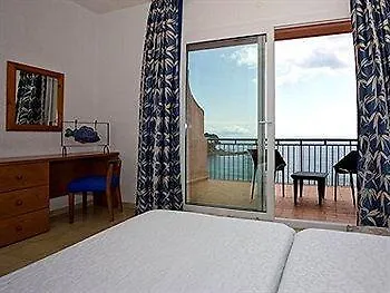 ***  Hotel Grifeu Llançà España