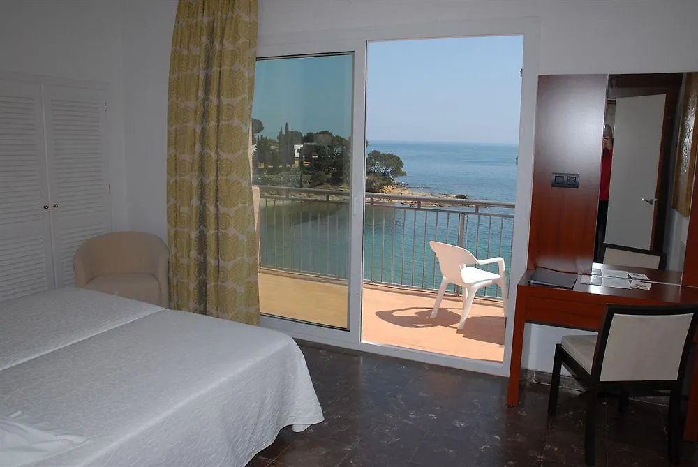 Hotel Grifeu Llanca 3*,  Spain