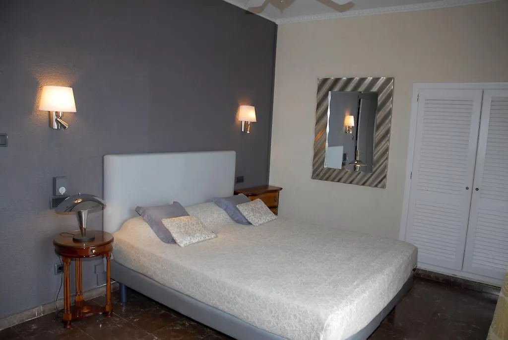 Hotel Grifeu Llanca