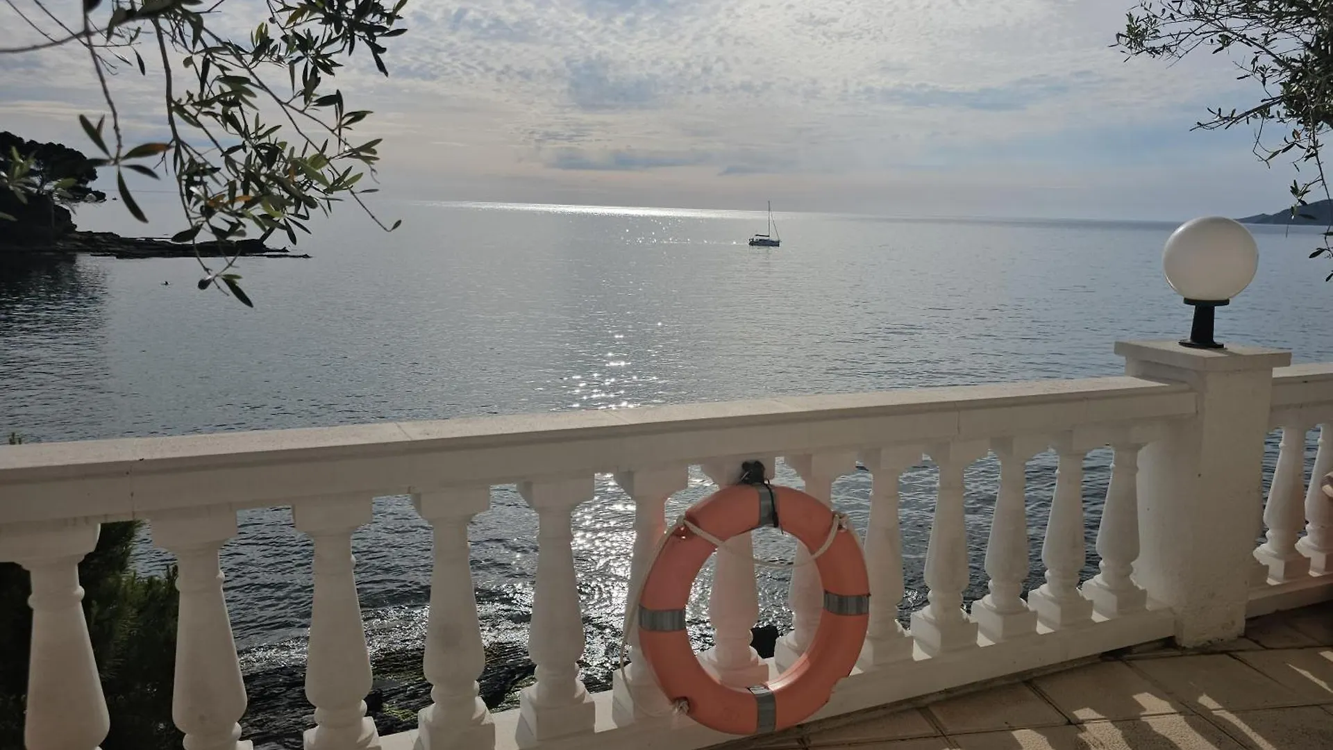 Hotel Grifeu Llanca