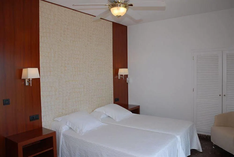 Hotel Grifeu Llanca