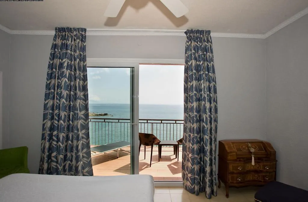 Hotel Grifeu Llanca