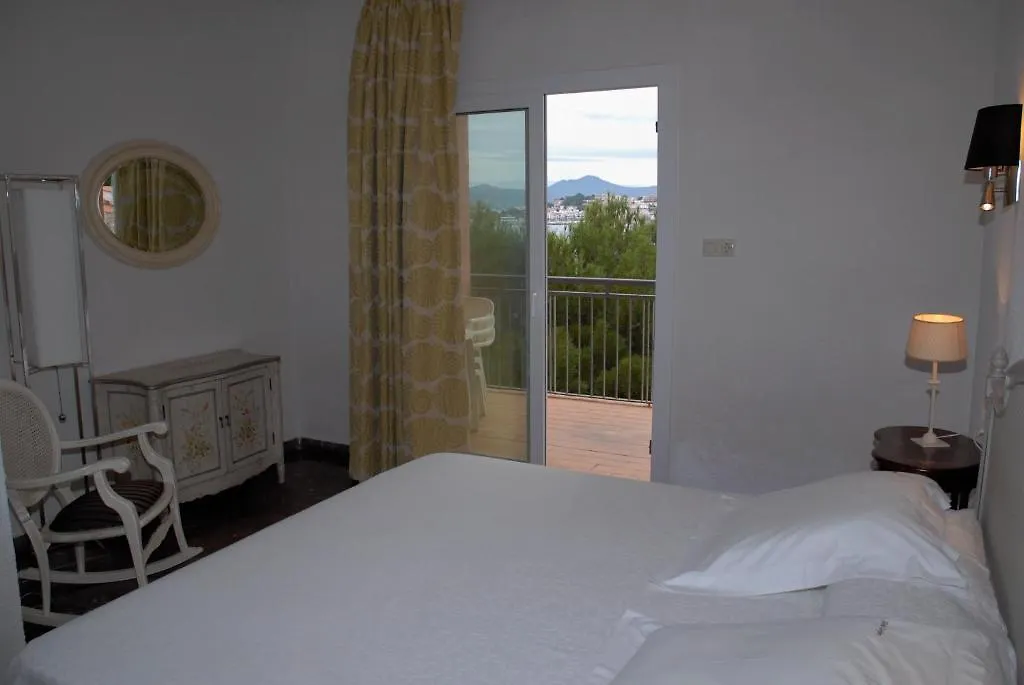 ***  Hotel Grifeu Llanca Spain